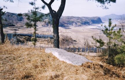 용화리고인돌