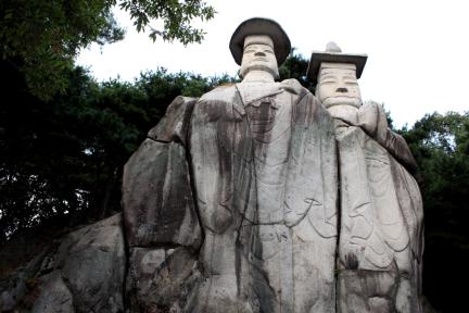 파주 용미리 마애이불입상