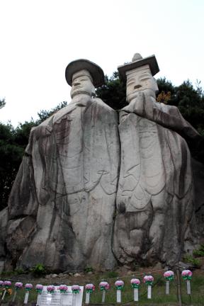 파주 용미리 마애이불입상
